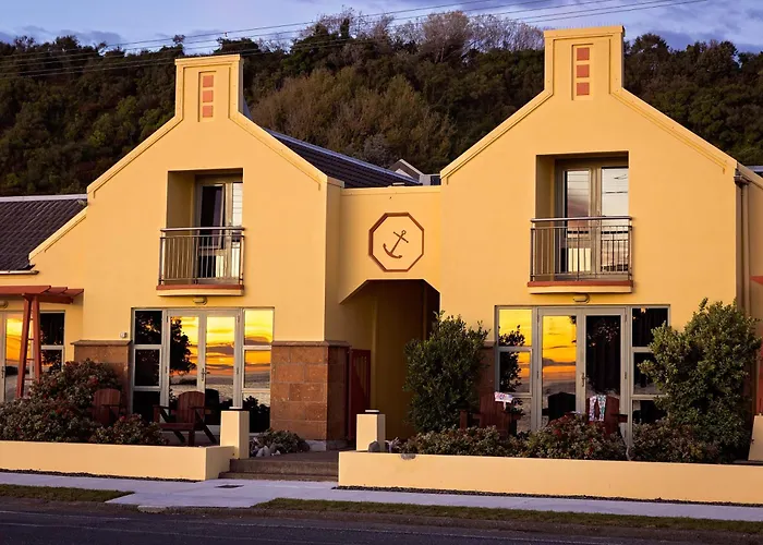 The Anchor Inn Beachfront Motel